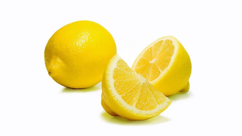 Die Zitronensäure ist beispielsweise in verschiedenen Früchten enthalten; bei einem Überschuss kann es zu gesundheitlichen Beschwerden kommen