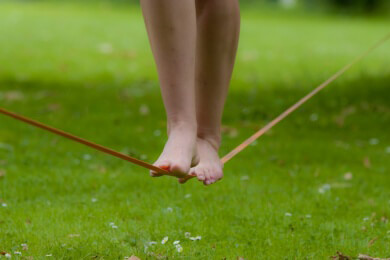 Training mit der Slackline - über die gesundheitlichen Vorzüge und unterschiedlichen Formen