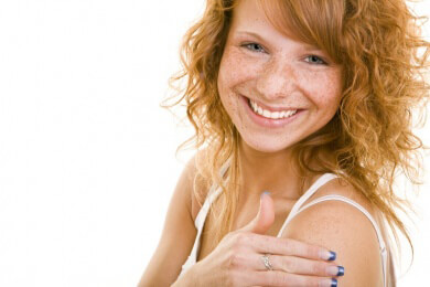 Mit diesen Anwendungen und Medikamenten bekommen Sie Verhornungsstörungen wie Reibeisenhaut oder Morbus Darier in den Griff