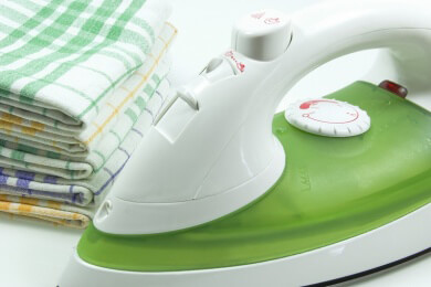 Bügeln für Anfänger - so werden Oberhemden und Co. faltenfrei