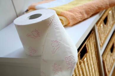 Aus dem Handel oder selbstgemacht: Ideen für den individuellen Toilettenpapierhalter