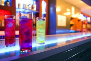 Wissenswertes zu Longdrinks - Geschichte, Herstellung, Sorten und Gesundheitswert