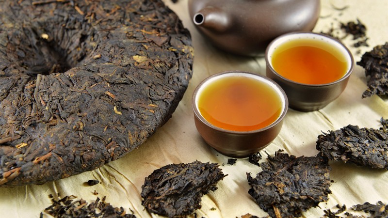 Tassen mit Pu-Erh-Tee