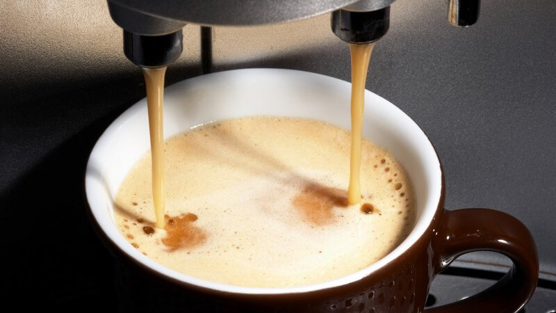 Wer regelmäßig Espresso trinkt, wird mit dem Vollautomaten das passendere Modell finden