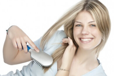 Wie ein Haarbändiger gegen widerspenstiges Haar wirkt und wie man Haarbändiger optimal anwendet