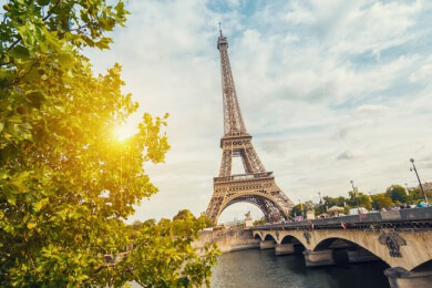 Frankreich - Lage, Sehenswürdigkeiten und Spezialitäten