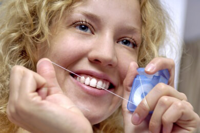 Herkömmliche und dekorative Zahnseidenspender