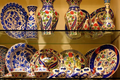 Iran - Lage, Sehenswürdigkeiten und Spezialitäten