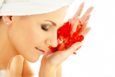 Wann sich die Anwendung einer Ampullenkur empfiehlt, welche Inhaltsstoffe in einer solchen Ampullenkur enthalten sein können und welche Nebenwirkungen auftreten können