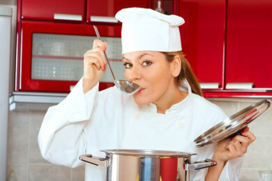 Die verschiedenen Arten und Materialien von Kellen - von Suppenkelle bis Punschkelle