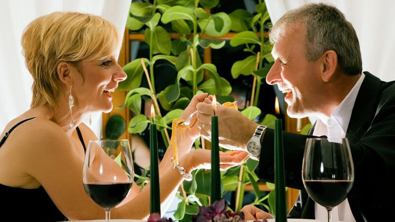 Speisen mit Aussicht - in einem Drehrestaurant essen und das Panorama genießen