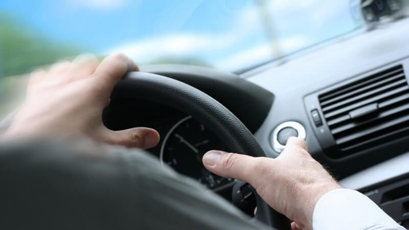 Worauf Sie bei der Autowäsche achten sollten und wie Sie die Windschutzscheibe streifenfrei bekommen erfahren Sie hier