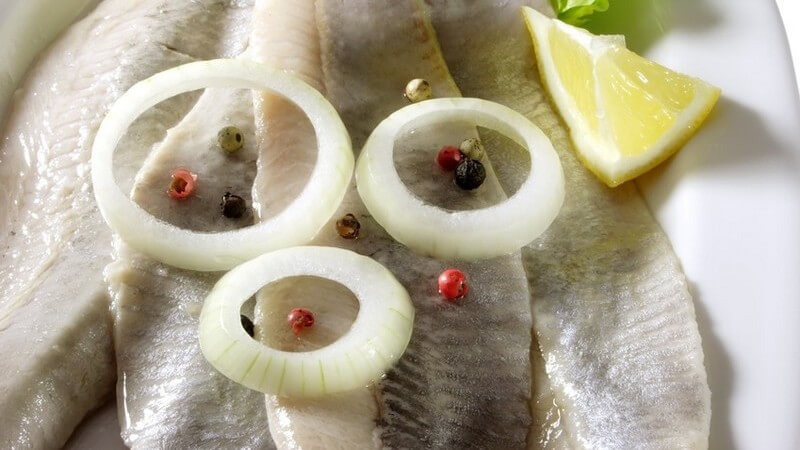 Thunfisch erhält man entweder eingelegt in Öl oder im eigenen Saft