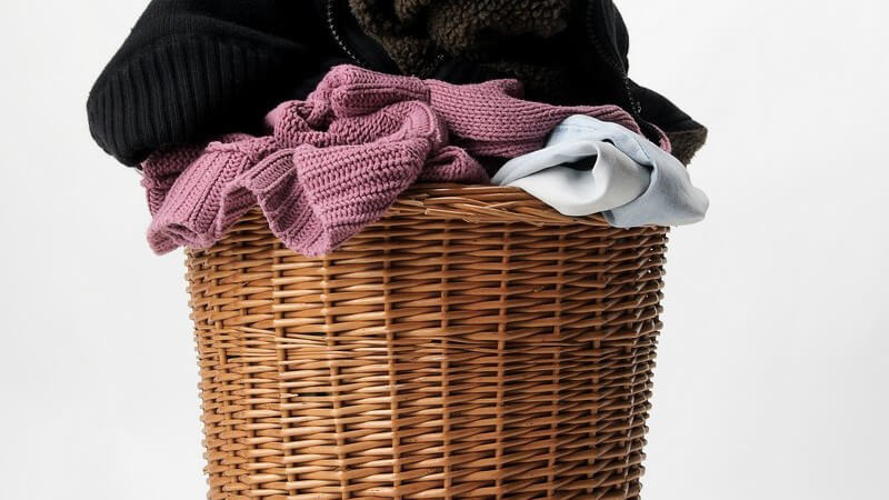 Qualitätsunterschiede und Tipps und Tricks zum richtigen Reinigen, Entfusseln und Trocknen von Kleidungsstücken aus Fleece