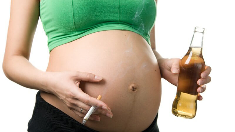 Rauchen werdende Mütter, steigt das Risiko für Beeinträchtigungen in der Hirnentwicklung