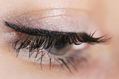 Die Vor- und Nachteile und die richtige Anwendung einer Wimpernwelle