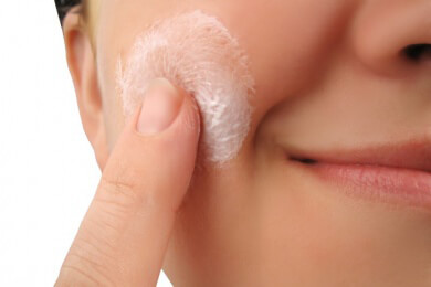 Trockene, reife oder unreine Haut: Wirkungsweise und Auswahl der Nachtcreme