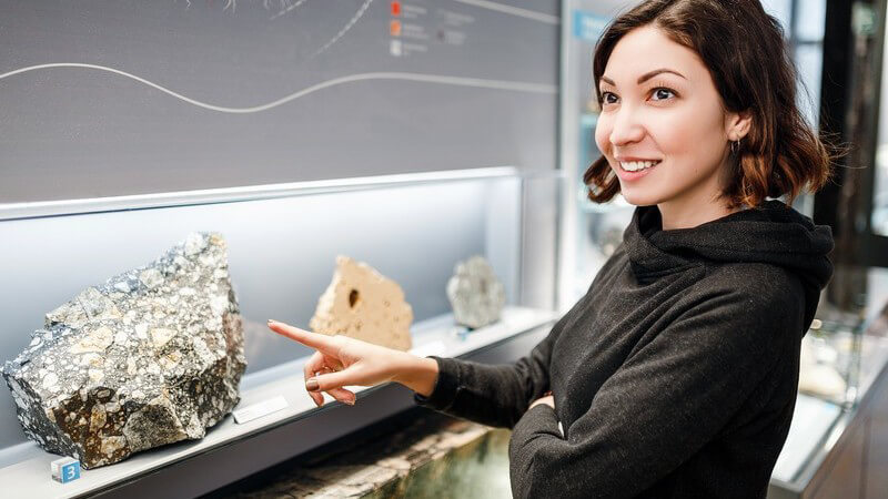 Das Studium der Geologie umfasst mehrere Themenbereiche - Bei der Berufswahl kann man sich z.B. auf ein Gebiet spezialisieren