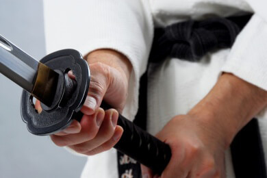 Die Geschichte des Schwertkampfs und Bedeutung der Schau-Schwertkämpfe