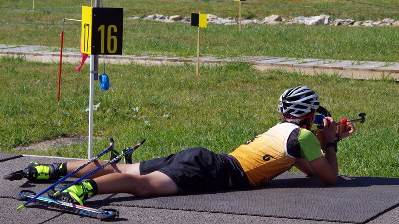 Traditionelle Biathlon-Elemente mit klassischen Sommersportarten - wir informieren über die Merkmale des modernen Biathlons