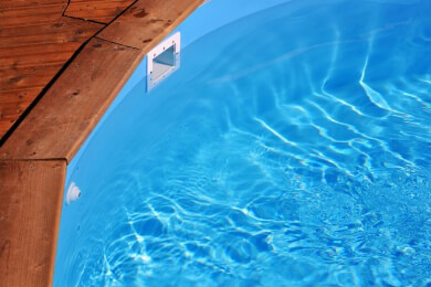 Rund um den Pool - Arten, Standort, Tipps zum Bau und Hinweise zur Poolpflege