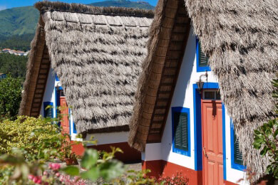 Portugal - Lage, Sehenswürdigkeiten und Spezialitäten