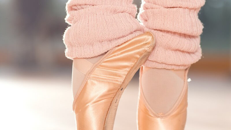 Balletschuhe aus Leder, Leinen oder Satin - Die Vor- und Nachteile der verschiedenen Materialien