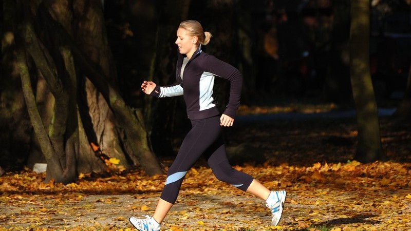 Tipps und Unterschiede beim Kauf von Jogginghosen für den Außen- und Innensport