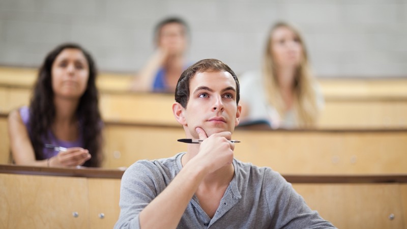 Student im Hörsaal