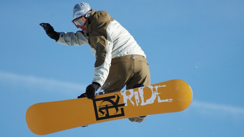 Passform, Polsterung und Material - Die Unterschiede zwischen Ski- und Snowboardhose