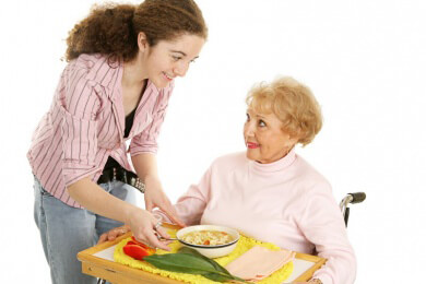 Die Selbstständigkeit erhalten und täglich gut speisen - Essenslieferung nicht nur für Senioren