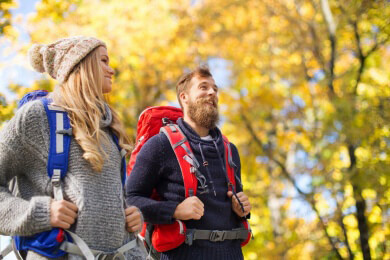 Tipps für gesundes Wandern: Richtig ausrüsten, aufwärmen und Verletzungen vermeiden