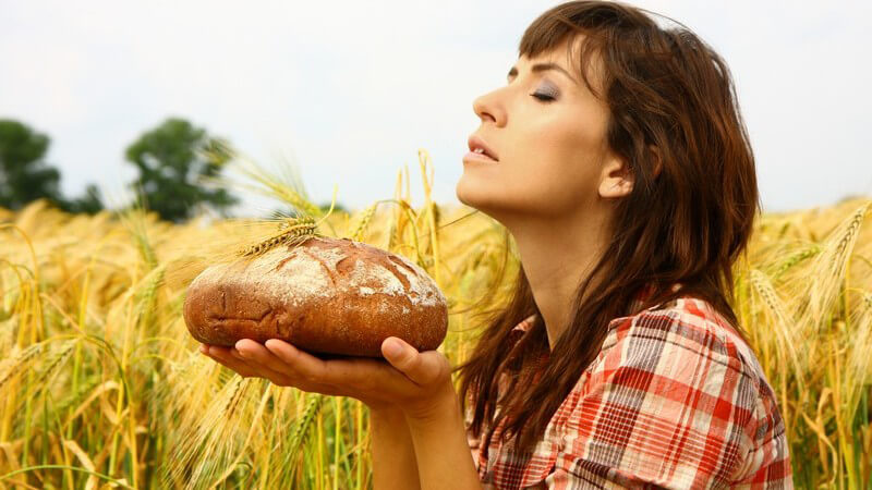 Der Brottrunk wird aus einem Vollkorn-Sauerteigbrot hergestellt und soll mitunter den Cholesterinspiegel senken und der Entschlackung dienen