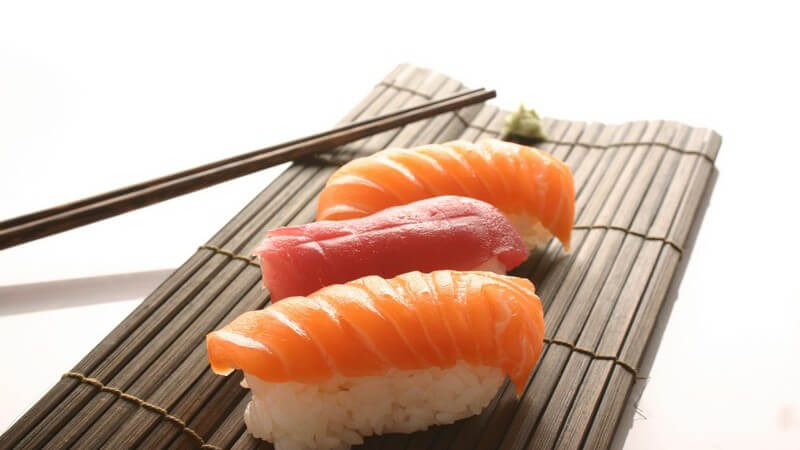 Besonders gerne wird Wasabi zu rohem Fisch gegessen