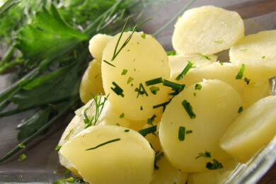 Folienkartoffeln, Kartoffelsalat und Co. - Beliebte Kartoffelgerichte und Variationsmöglichkeiten