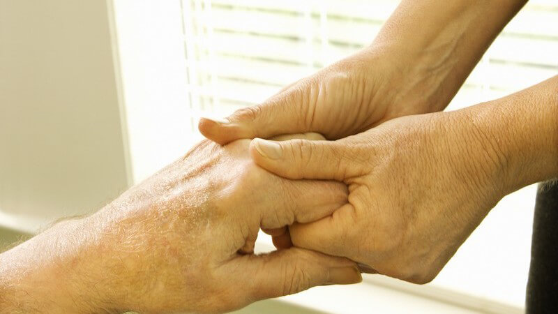 Die Entstehung einer Arthritis und wie man sie erkennen und behandeln kann