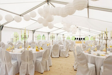 Zeltverleih: Nutzen, Angebot sowie Formen und Arten von Veranstaltungszelten