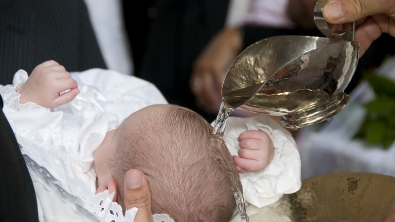 Ein Überblick über die religiösen Sakramente Taufe, Myron, Kommunion, Beichte, Sakrament der Weihe, Konfirmation, Ehe und Krankensalbung