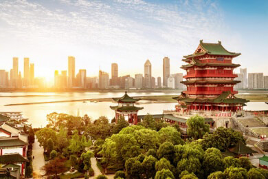 China - Lage, Sehenswürdigkeiten und Spezialitäten