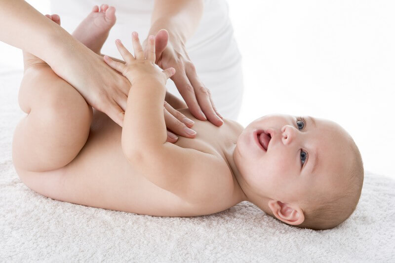 Eine sanfte Babymassage lieben die Kleinen Eine sanfte Babymassage lieben die Kleinen