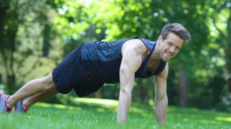 Anspruchsvolles Ganzkörpertraining auf allen Vieren