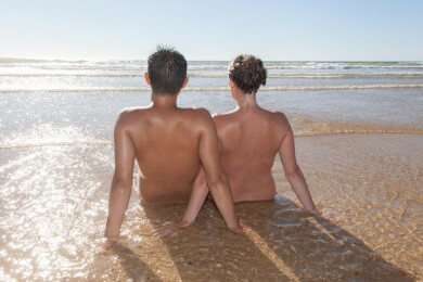 Nacktbaden: Wo ist es erlaubt und was muss man beachten?
