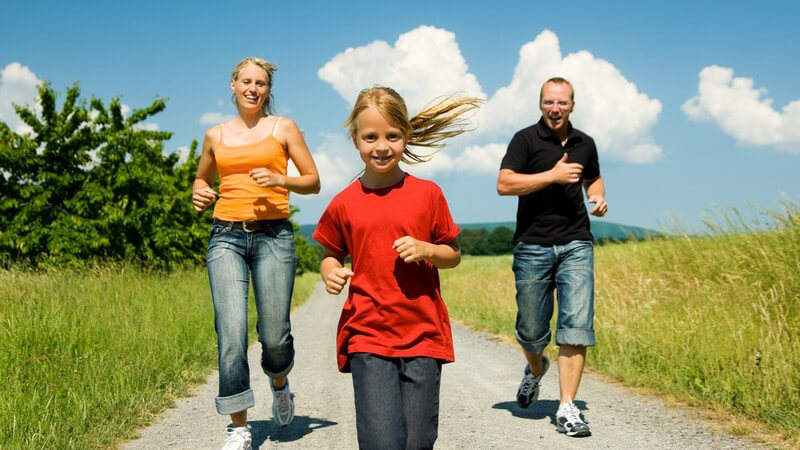 Tipps für Erwachsen und Kinder für mehr Bewegung im Alltag