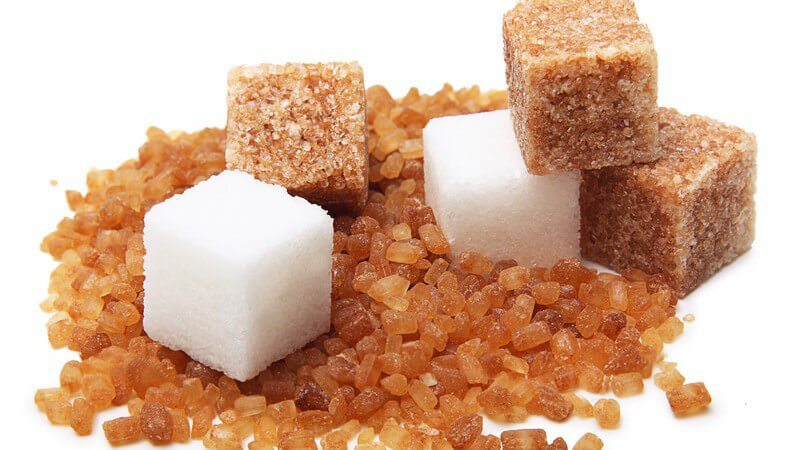 Brauner Zucker ist nicht so lange haltbar wie der weiße und unterschiedet sich ganz erheblich im Geschmack