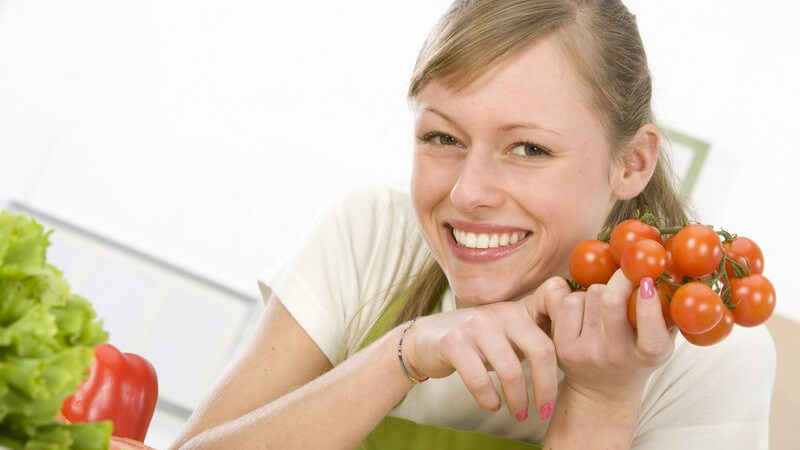 Die kleinen Tomaten sind ein beliebter Snack zwischendurch und lassen sich auch ganz leicht auf dem eigenen Balkon anbauen