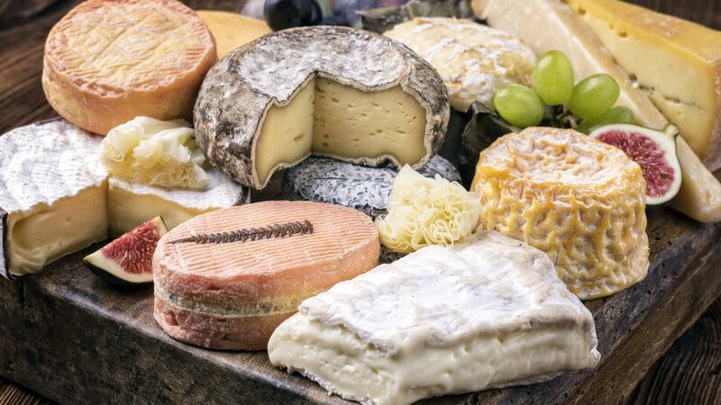 Der Harzer Käse hat einen intensiven Geschmack und wird auch gerne mariniert