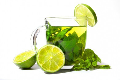 Hilft bei Blähungen, Kopfschmerzen und Magen-Darm-Beschwerden