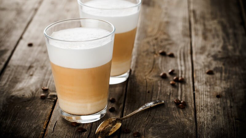 Der Koffie verkeerd ähnelt dem Milchkaffee