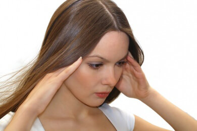 Was man zum Stylen eines Mittelscheitels benötigt und worauf man unter Umständen achten muss