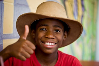 Der Burnus, ein dicker Wollumhang, wird oft in Nordafrika angetroffen